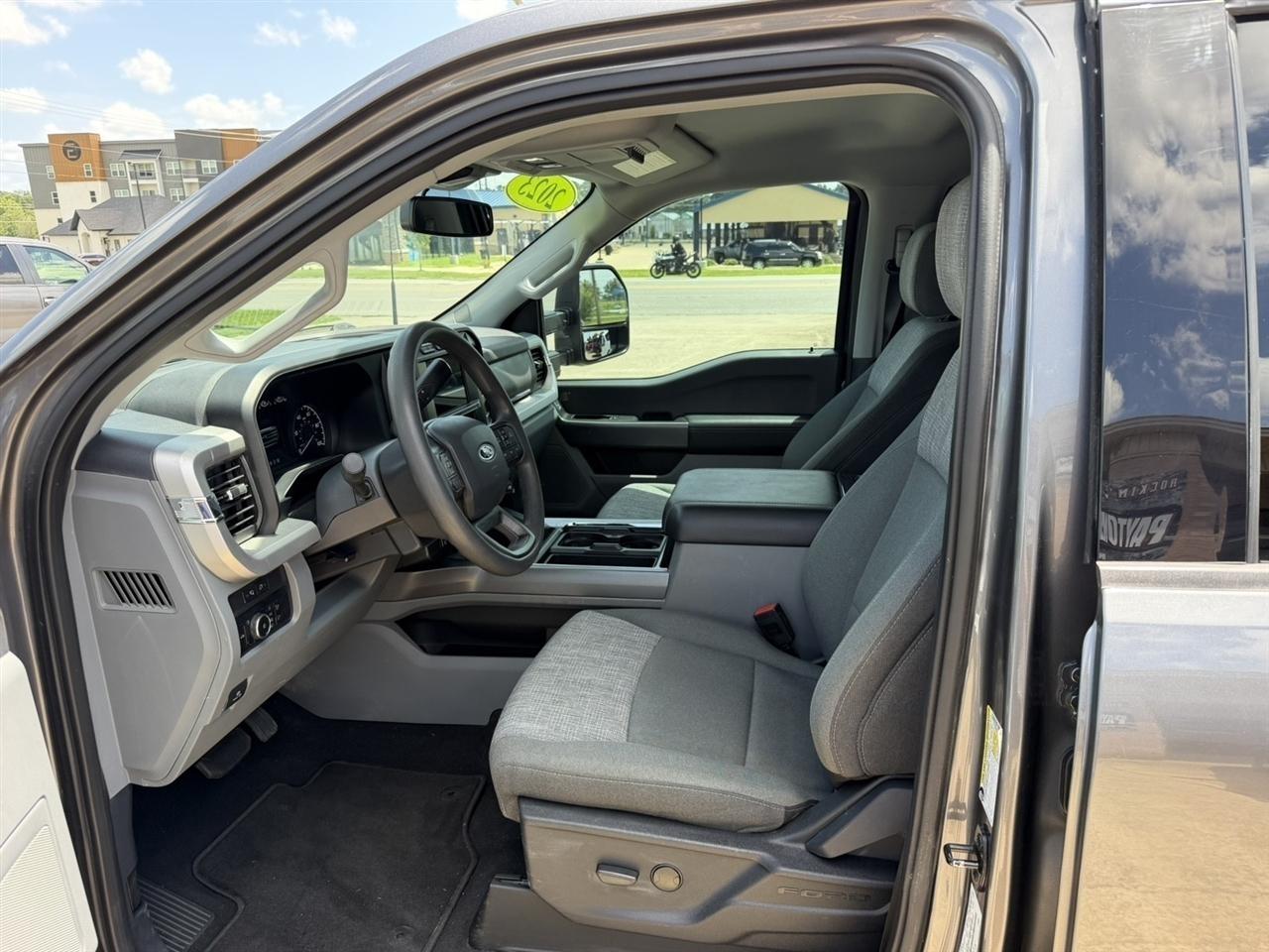 Ford F-350 SD  2023