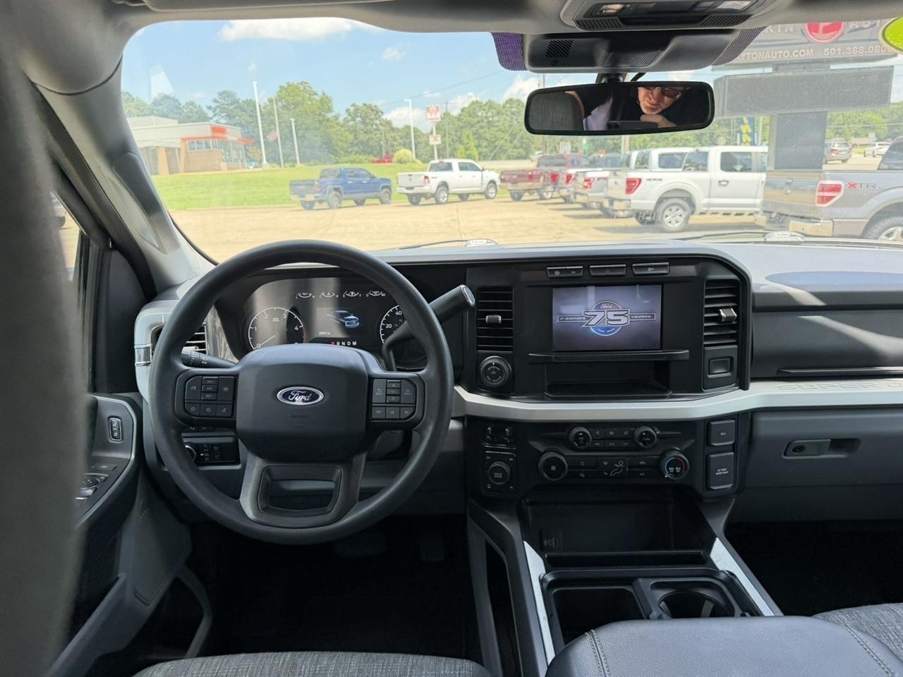 Ford F-350 SD  2023