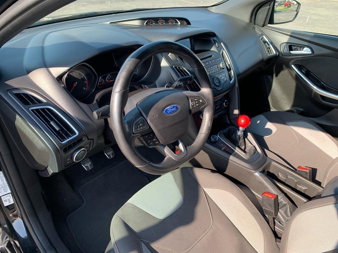 Ford Focus  2015