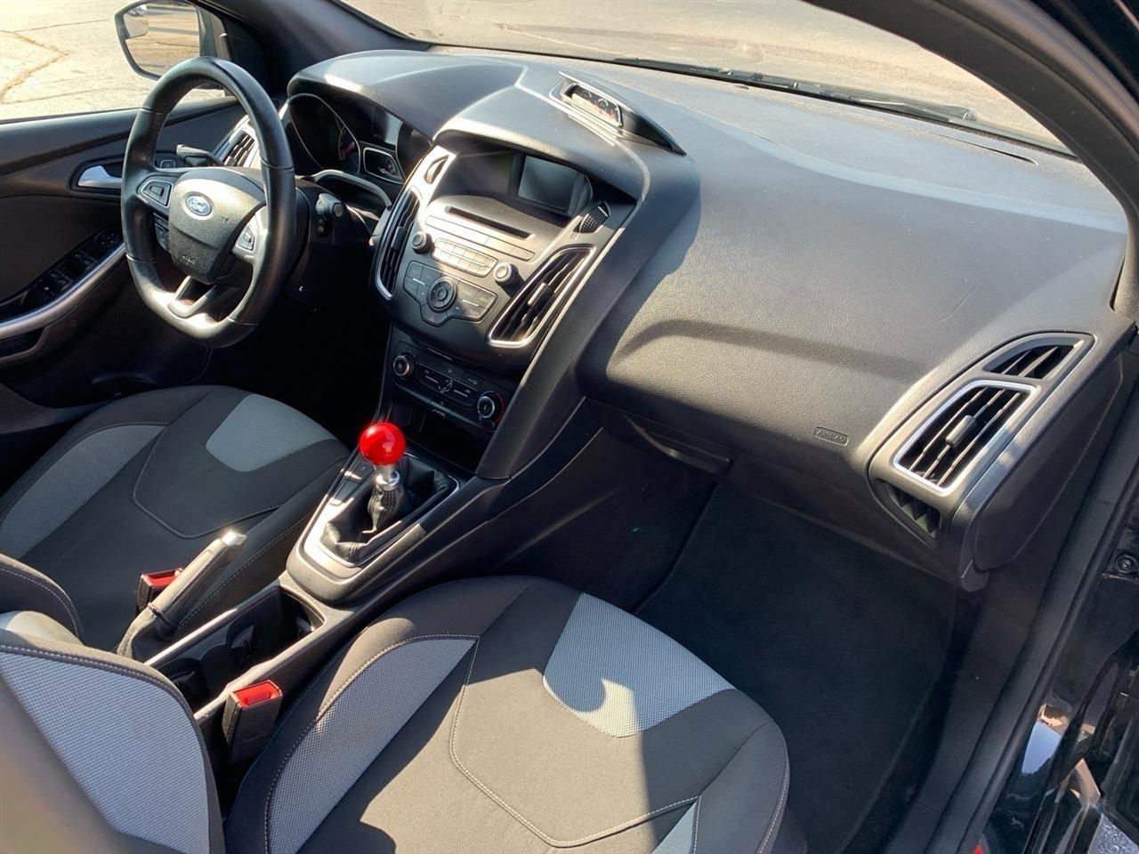 Ford Focus  2015
