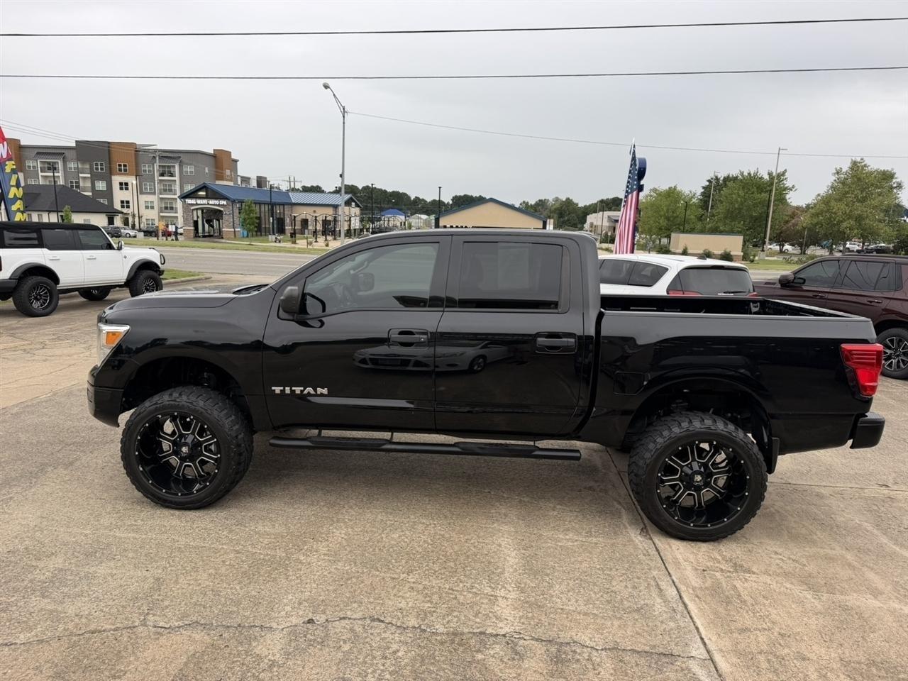 Nissan Titan  2021