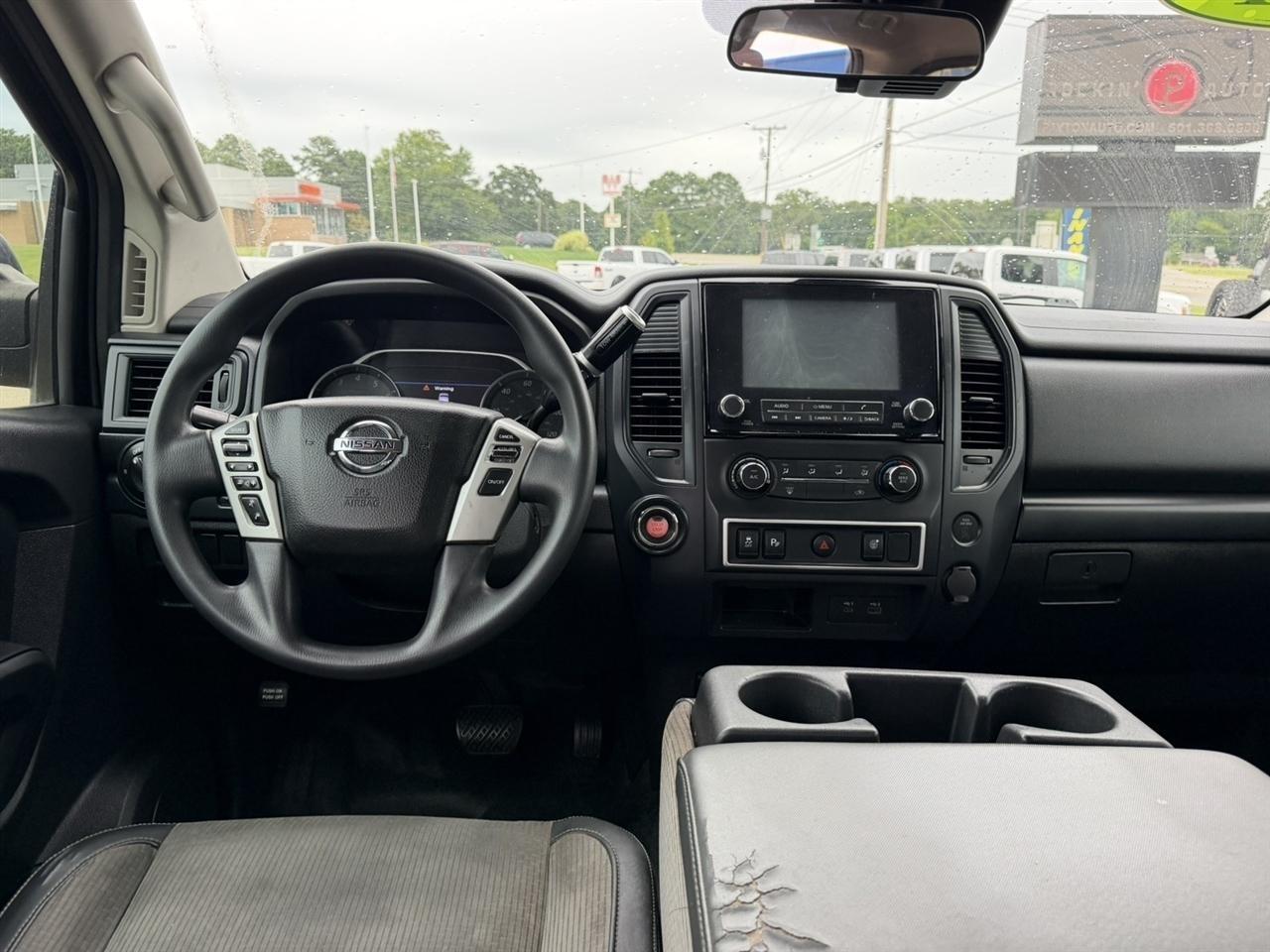 Nissan Titan  2021