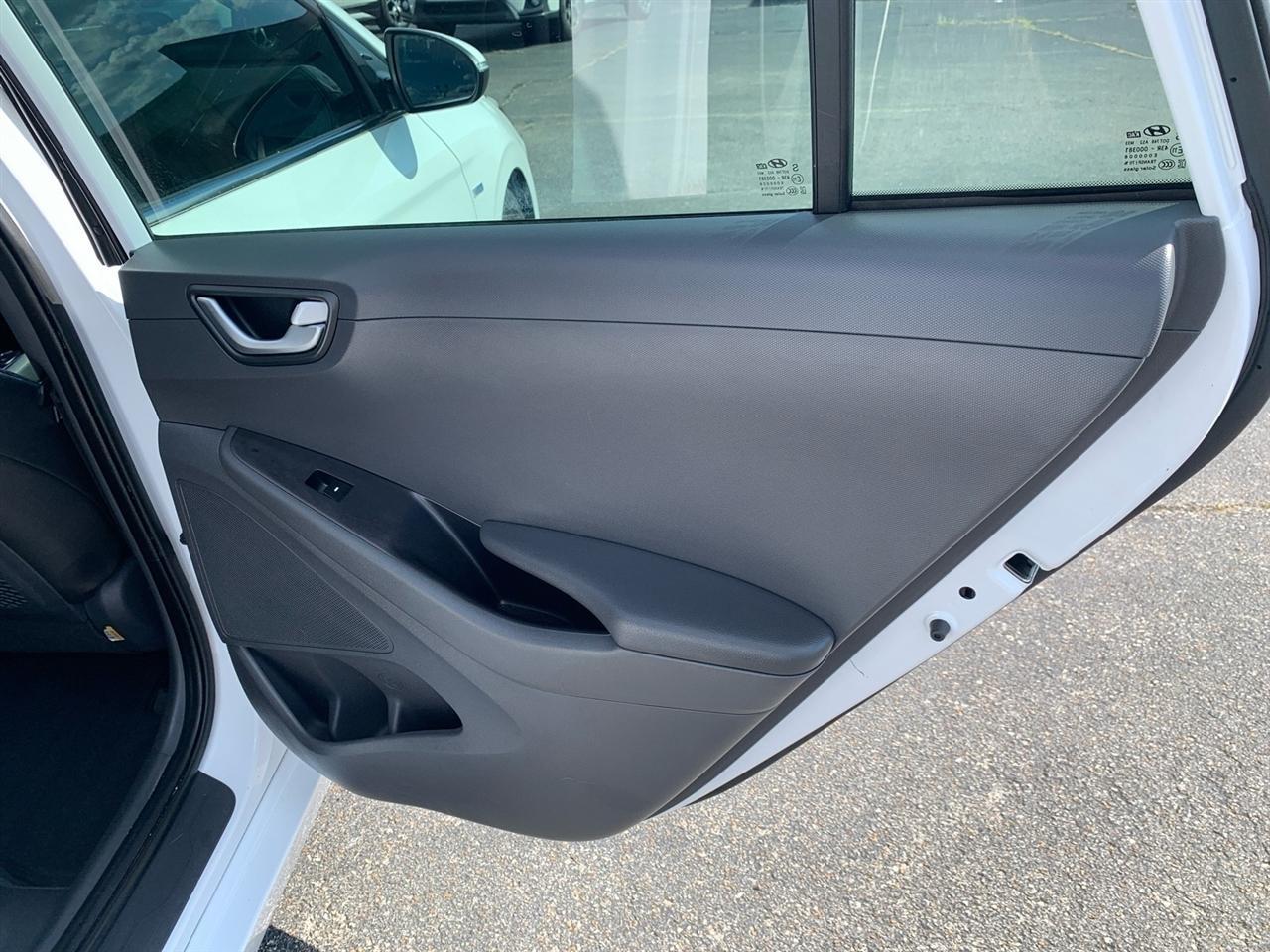 Hyundai Ioniq Hybrid  2017