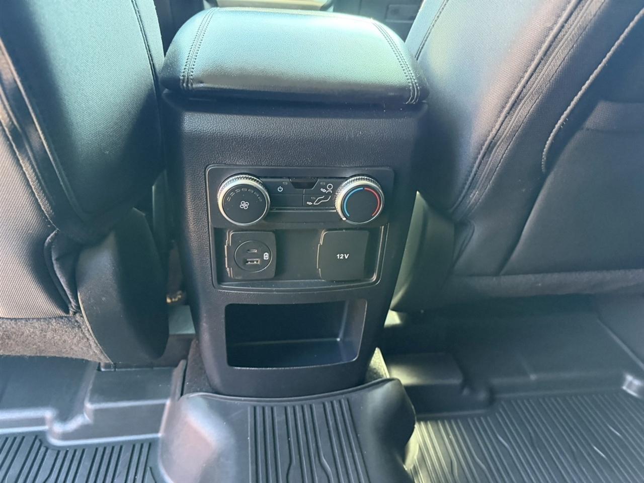 Ford Explorer  2021