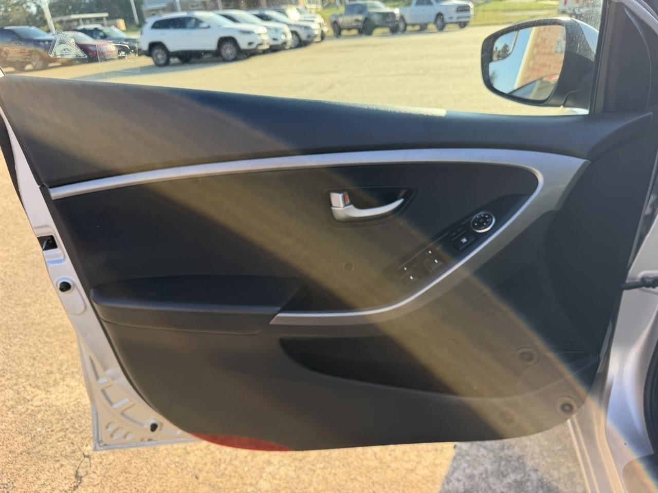 Hyundai Elantra GT  2017