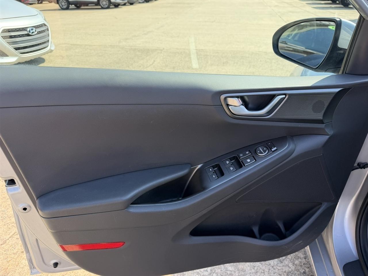 Hyundai Ioniq Plug-In Hybrid  2020