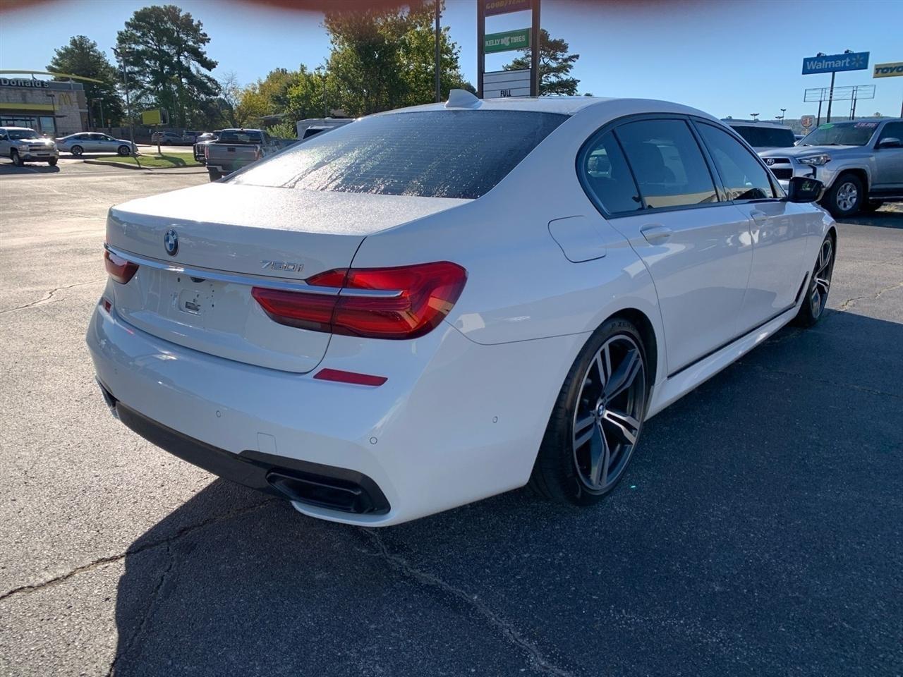 BMW 7-Series  2018