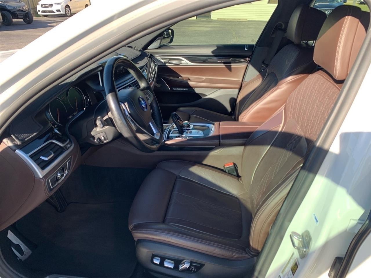 BMW 7-Series  2018