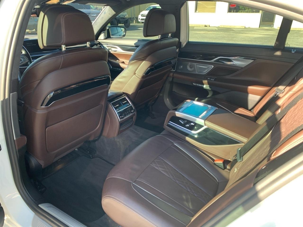BMW 7-Series  2018