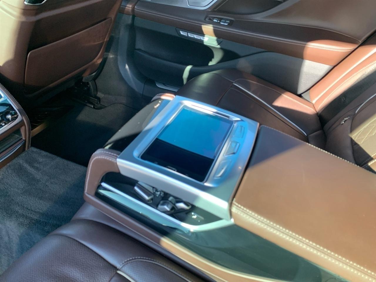 BMW 7-Series  2018