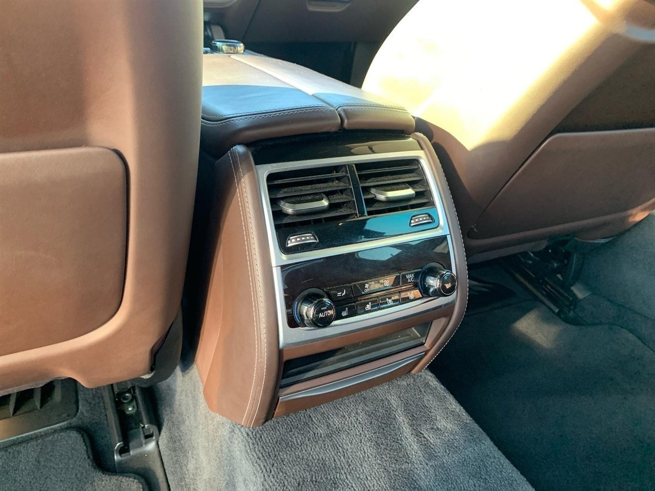 BMW 7-Series  2018