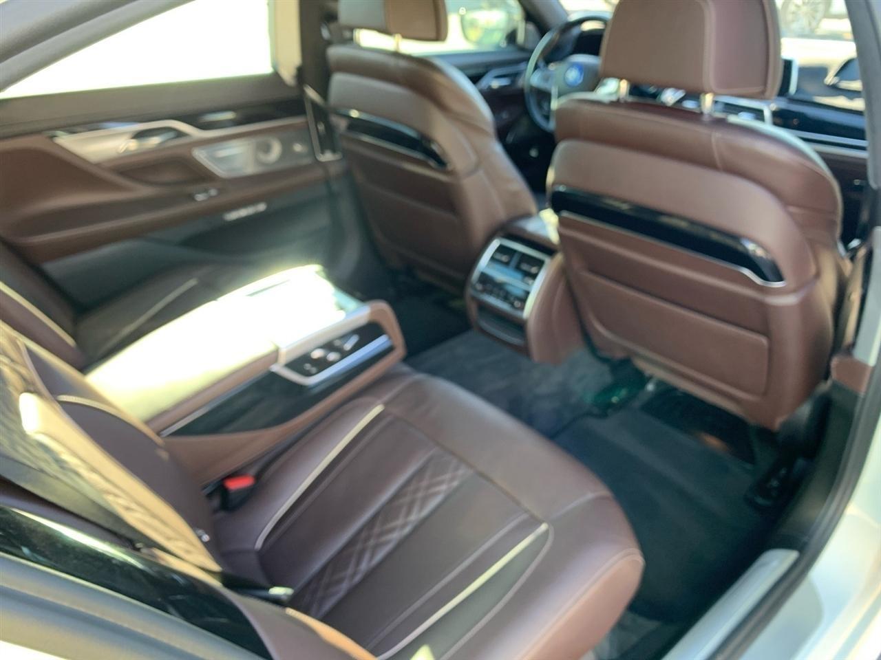 BMW 7-Series  2018