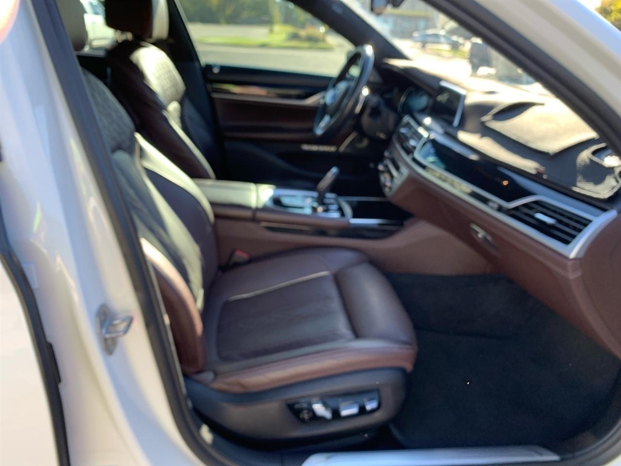 BMW 7-Series  2018