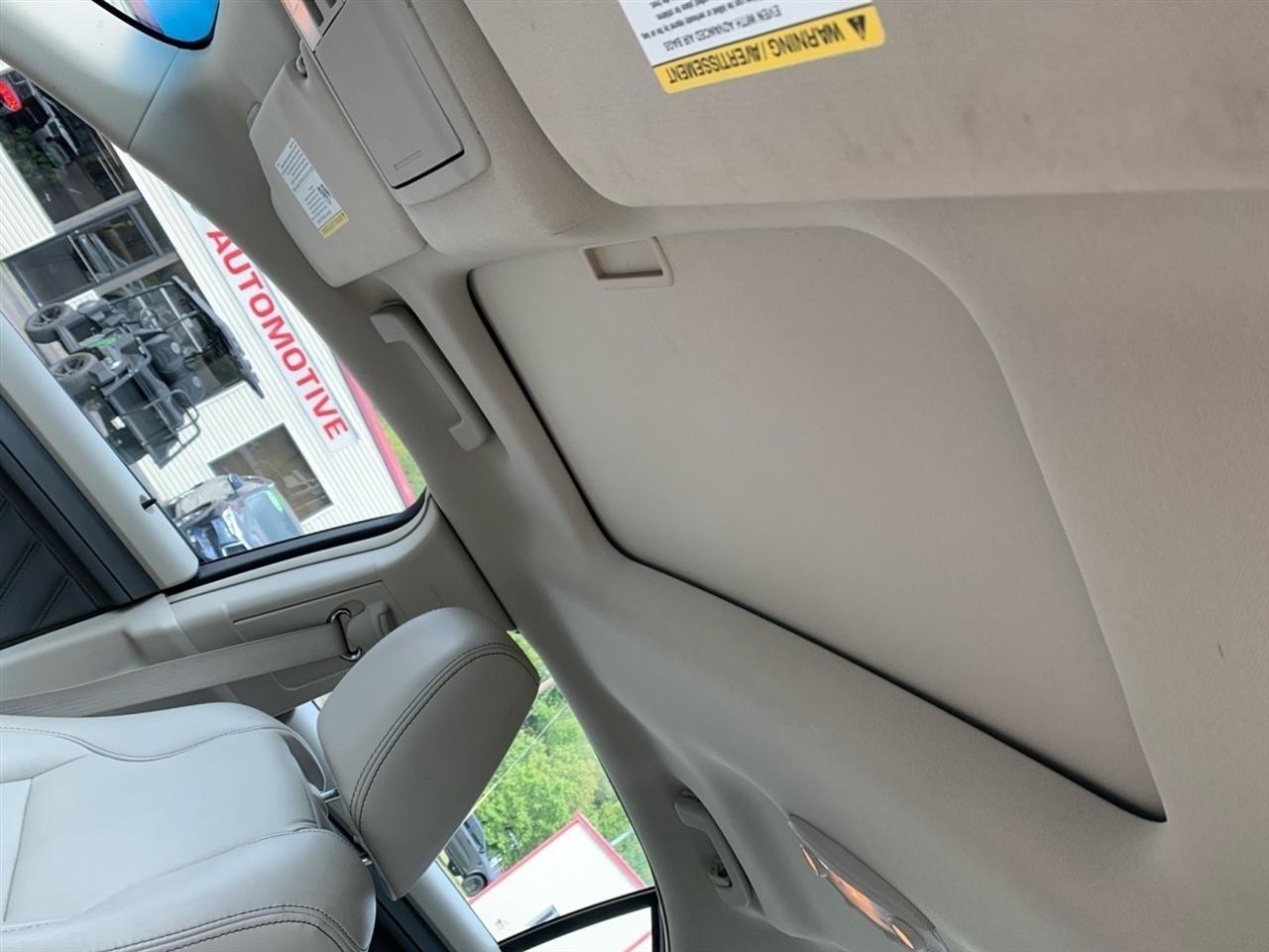 Ford Taurus  2010