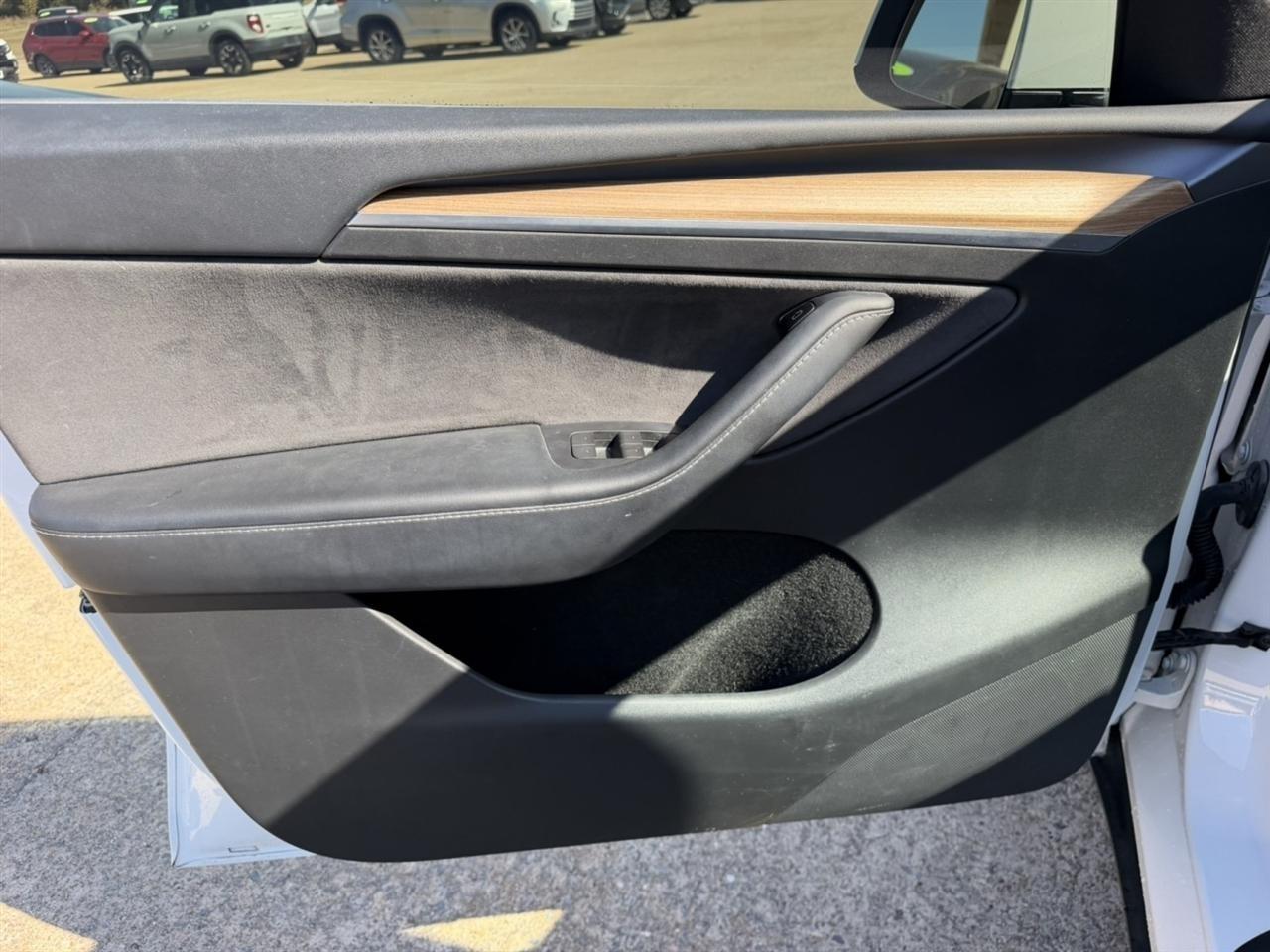 Tesla Model Y  2022