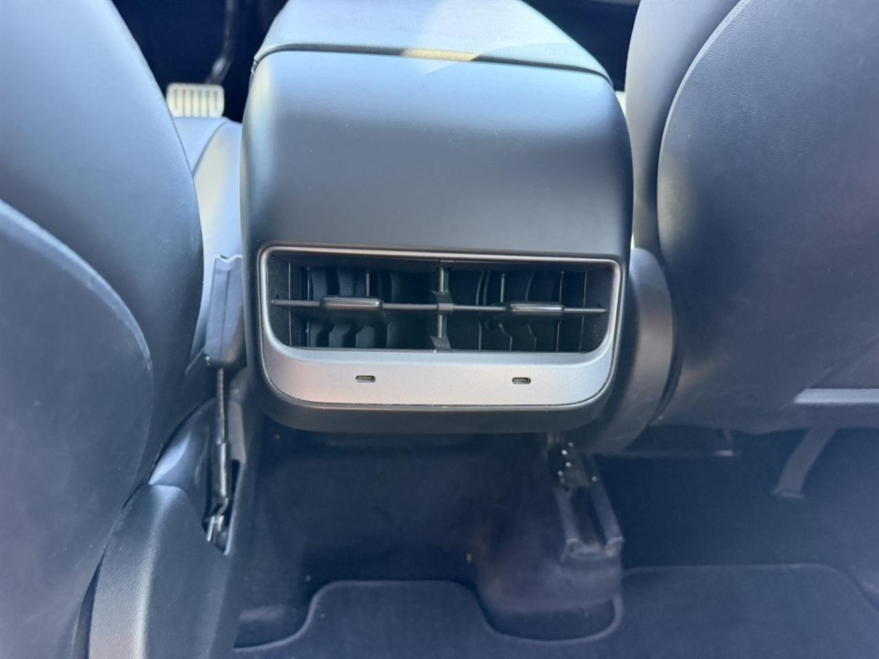 Tesla Model Y  2022