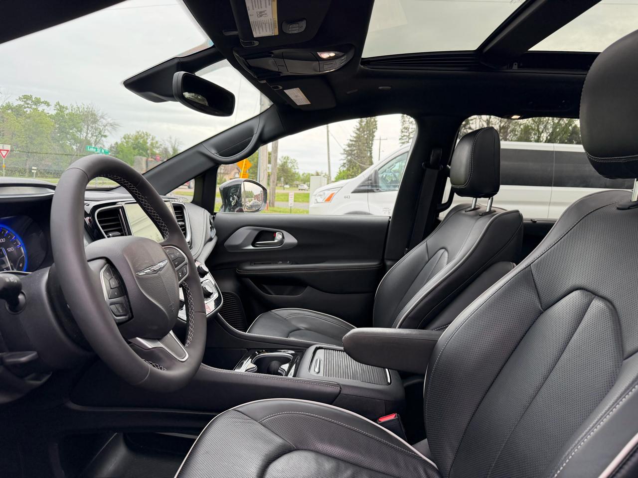 View vehicle photo 5