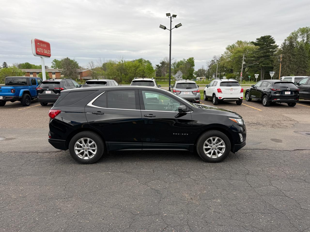View vehicle photo 4
