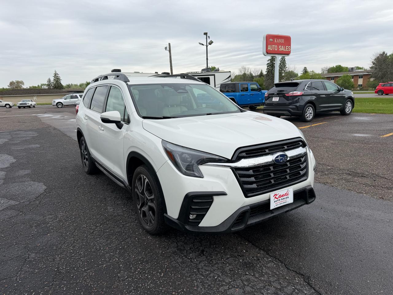 View vehicle photo 3