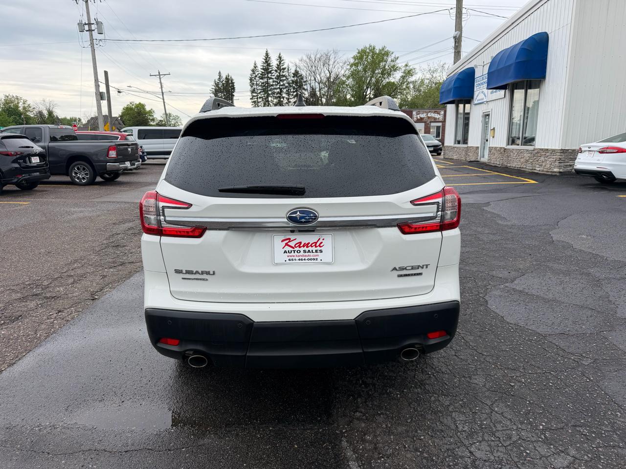 View vehicle photo 5