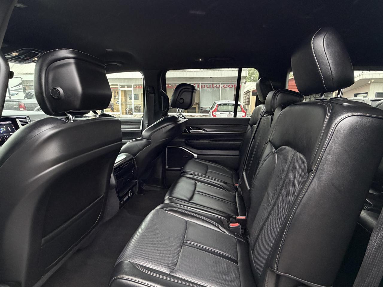 2024 Jeep Wagoneer Series II - Photo 9