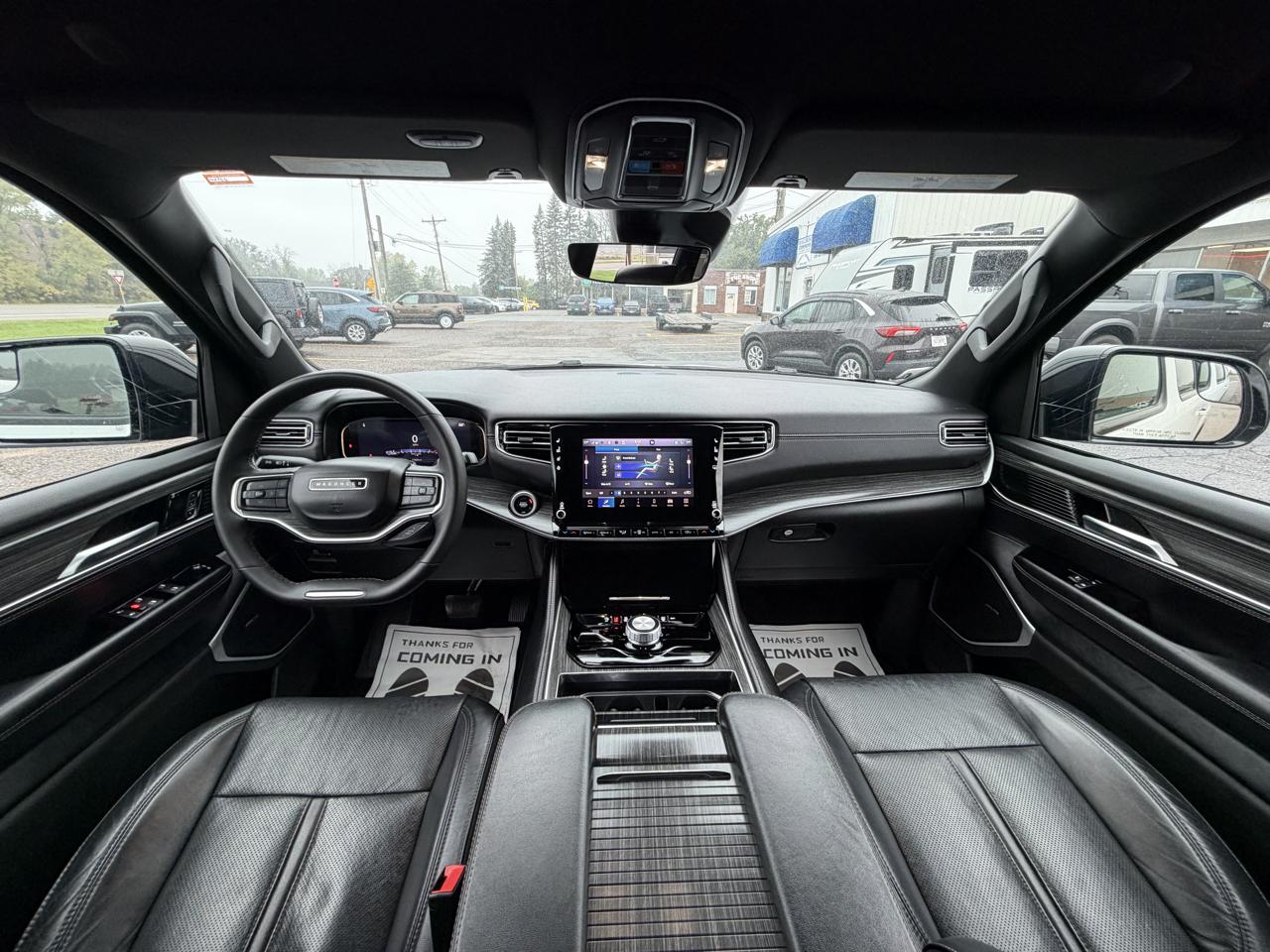 2024 Jeep Wagoneer Series II - Photo 11