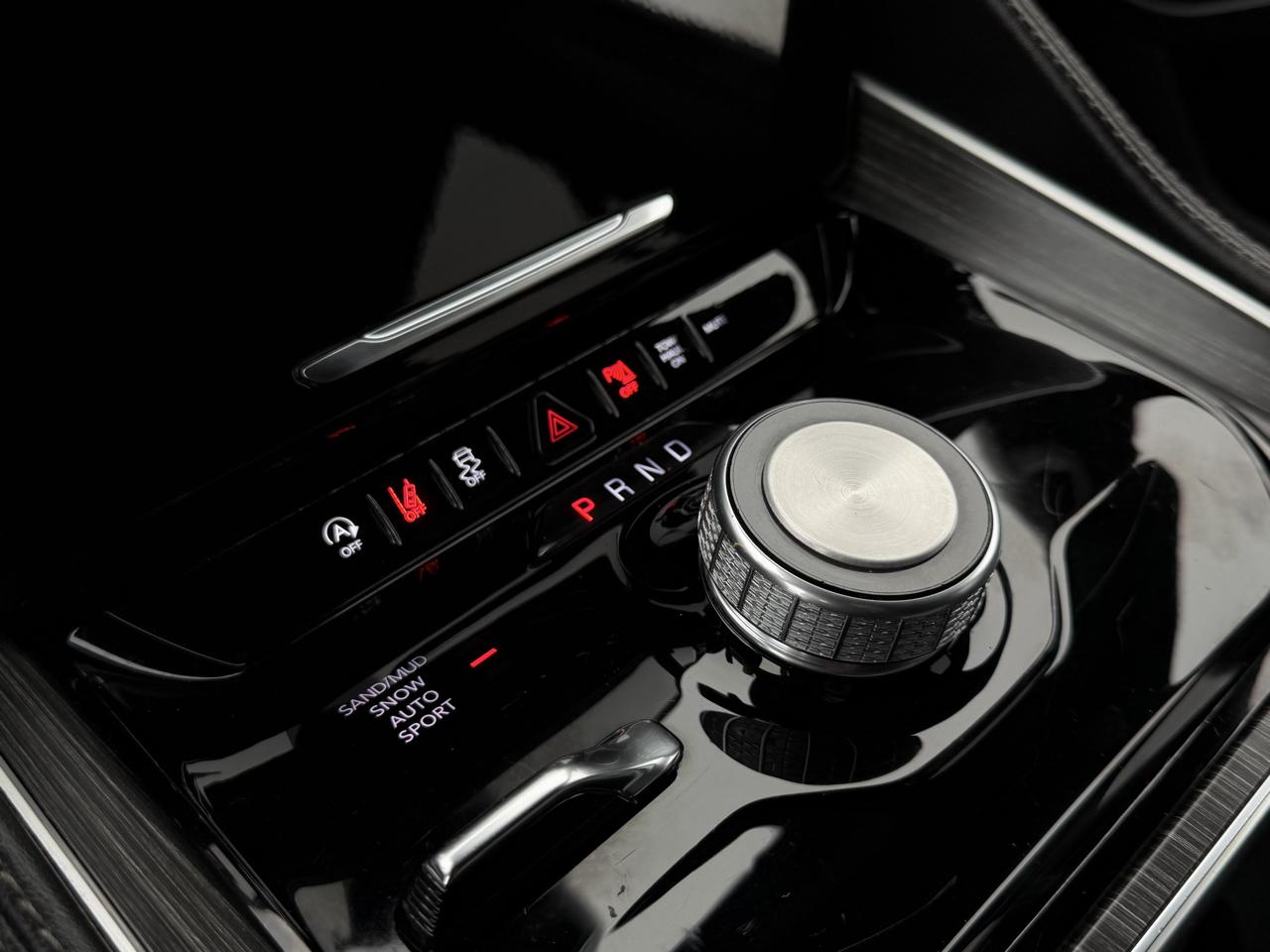 2024 Jeep Wagoneer Series II - Photo 18