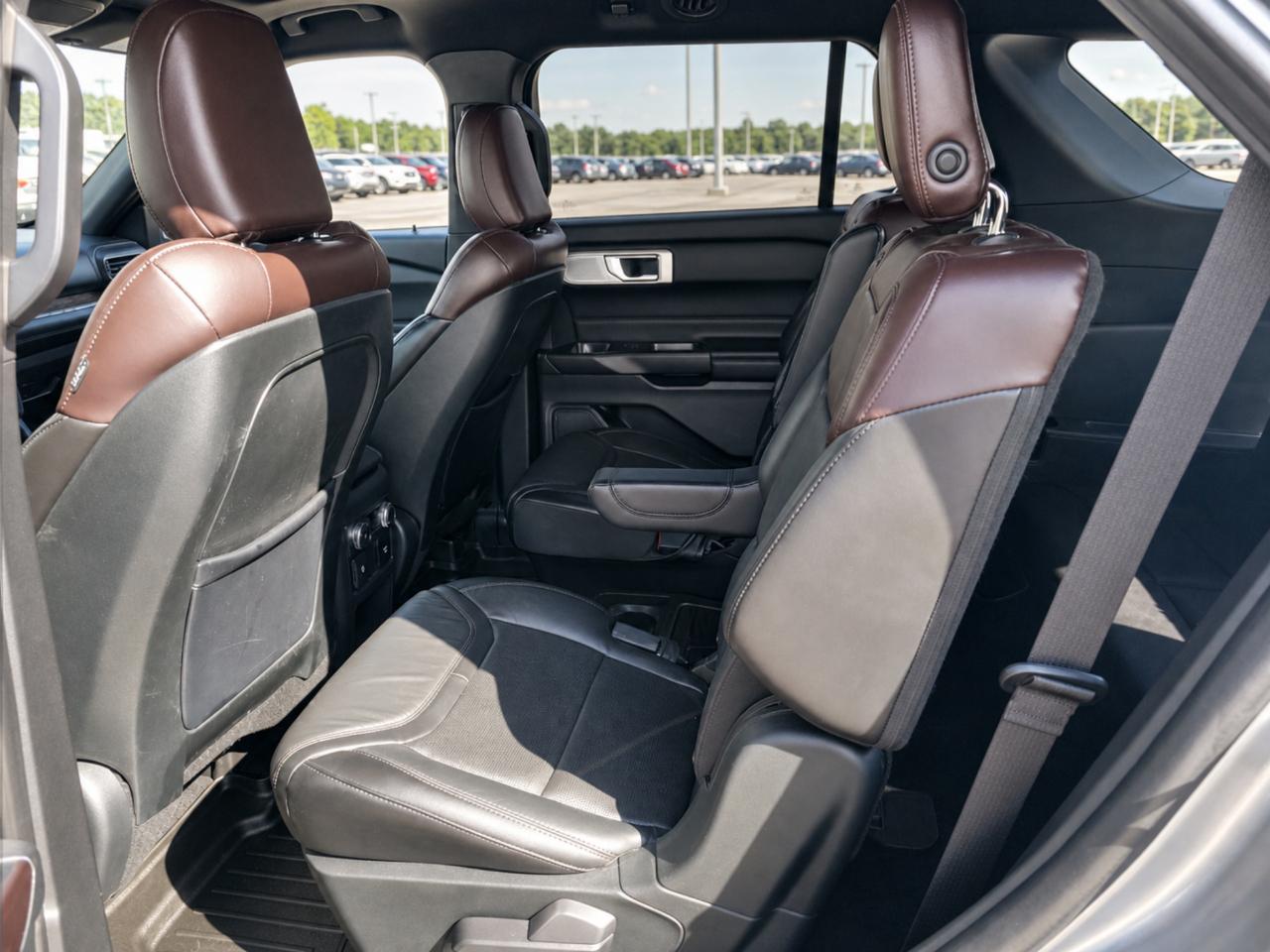 Ford Explorer photo 3