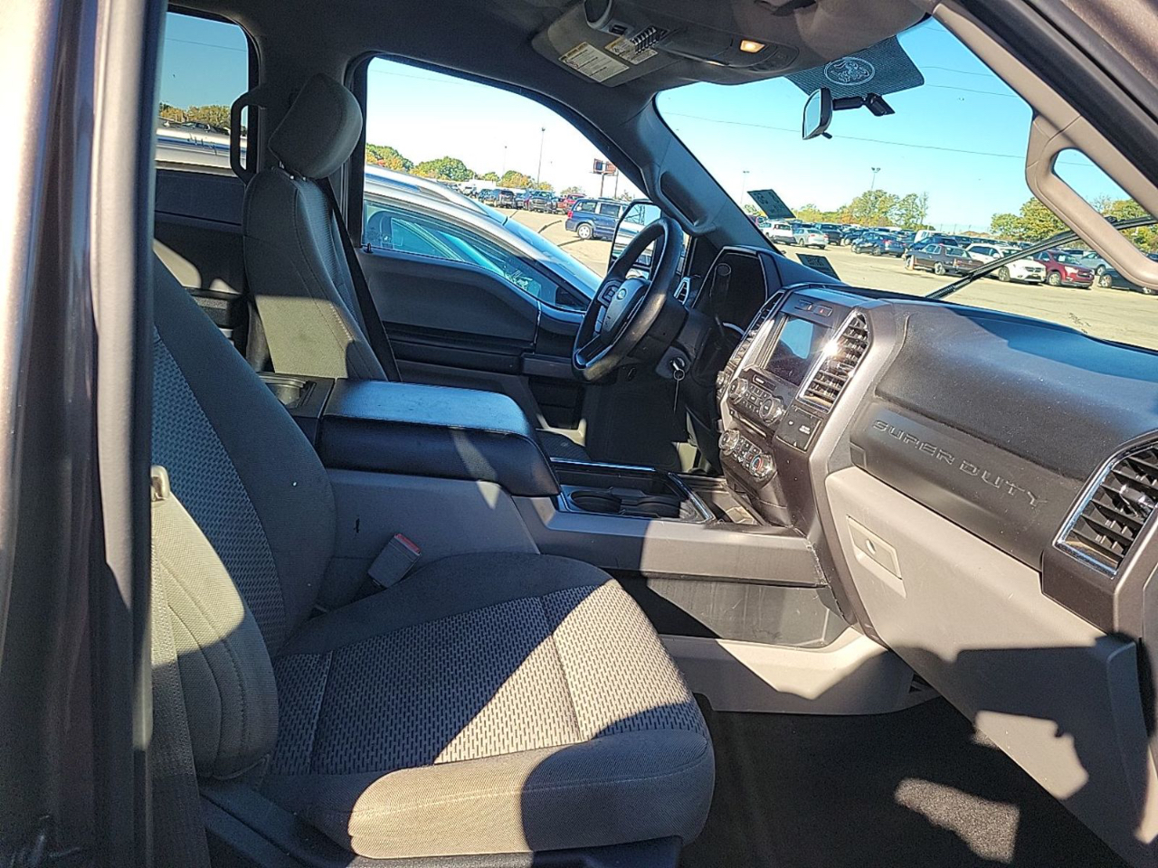 Ford Super Duty F-250 SRW XLT 4WD Crew Cab 8' Box 2018 Ford Super Duty F-250 SRW XLT 4WD Crew Cab 8' Box 2018