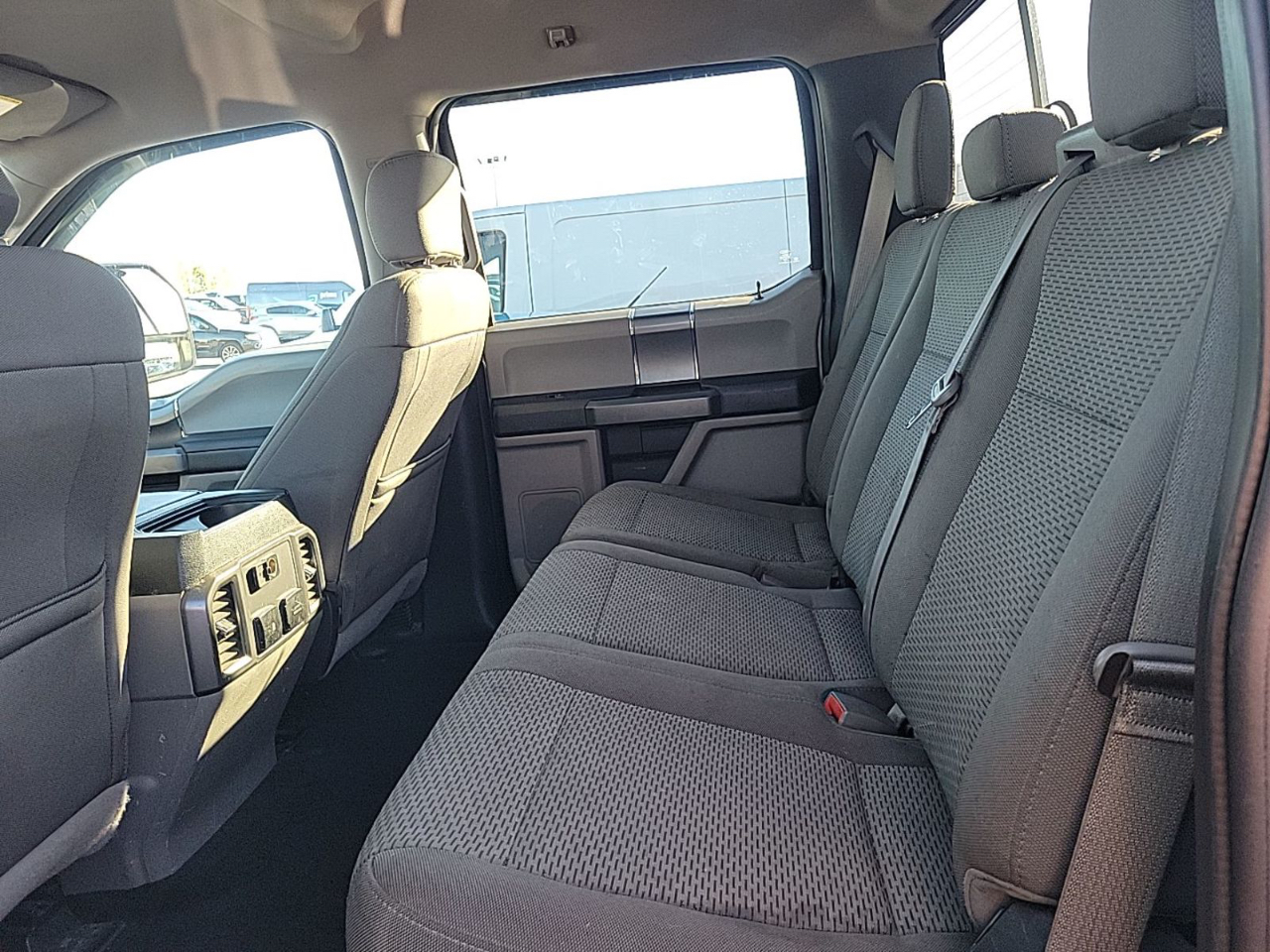 Ford Super Duty F-250 SRW XLT 4WD Crew Cab 8' Box 2018 Ford Super Duty F-250 SRW XLT 4WD Crew Cab 8' Box 2018