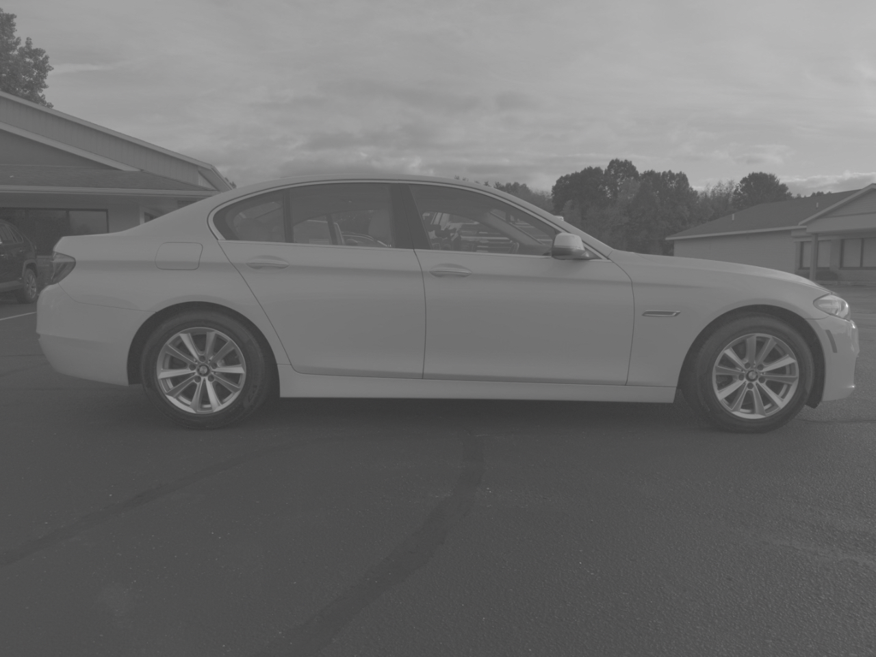 BMW 5 Series 4dr Sdn 528i xDrive AWD 2015 BMW 5 Series 4dr Sdn 528i xDrive AWD 2015