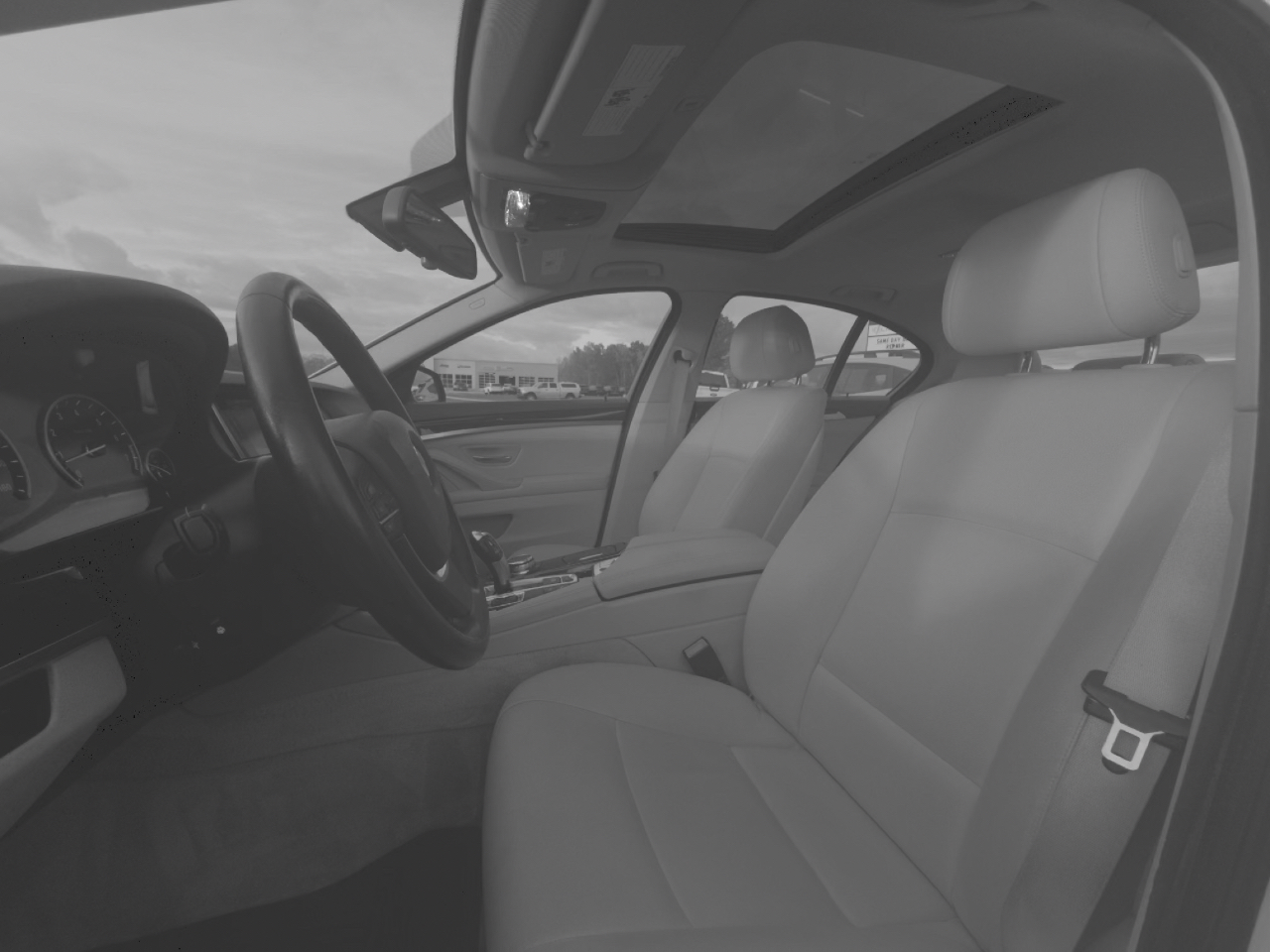 BMW 5 Series 4dr Sdn 528i xDrive AWD 2015 BMW 5 Series 4dr Sdn 528i xDrive AWD 2015