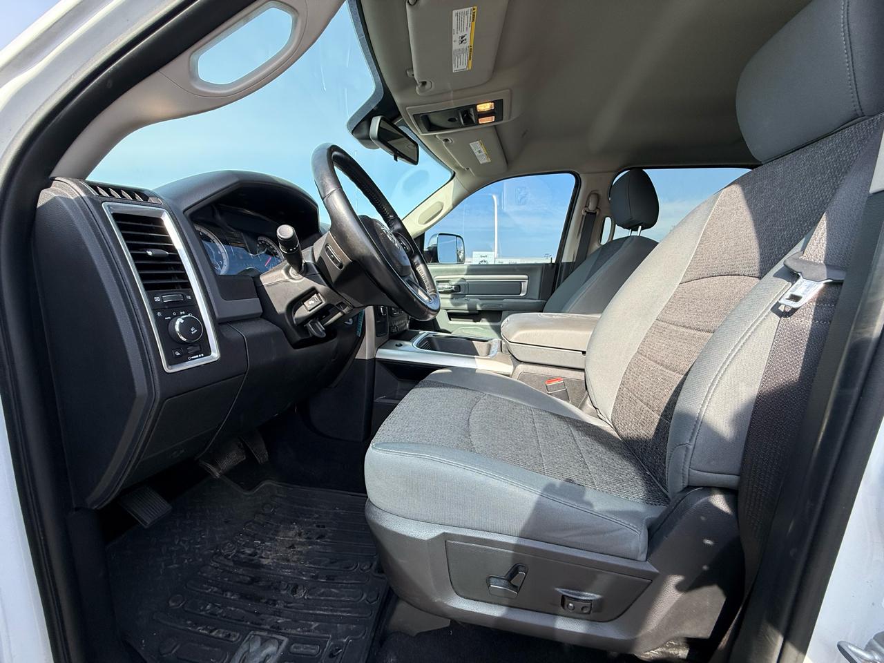 RAM 2500 Big Horn 4x4 Mega Cab 6'4" Box 2017