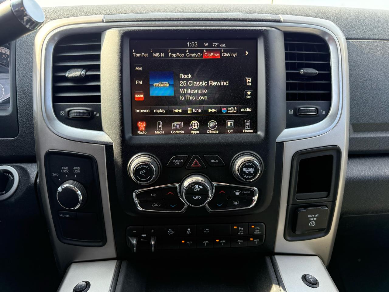 RAM 2500 Big Horn 4x4 Mega Cab 6'4" Box 2017