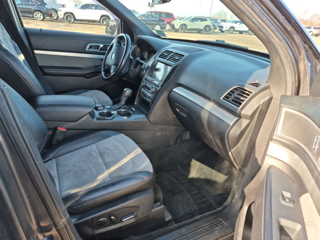 Ford Explorer XLT 4WD 2017