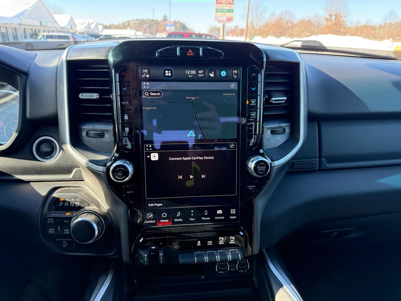 RAM 1500 Big Horn 4x4 Crew Cab 5'7" Box 2022