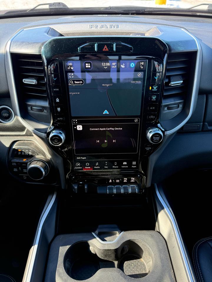 RAM 1500 Big Horn 4x4 Crew Cab 5'7" Box 2022