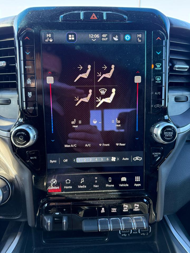 RAM 1500 Big Horn 4x4 Crew Cab 5'7" Box 2022