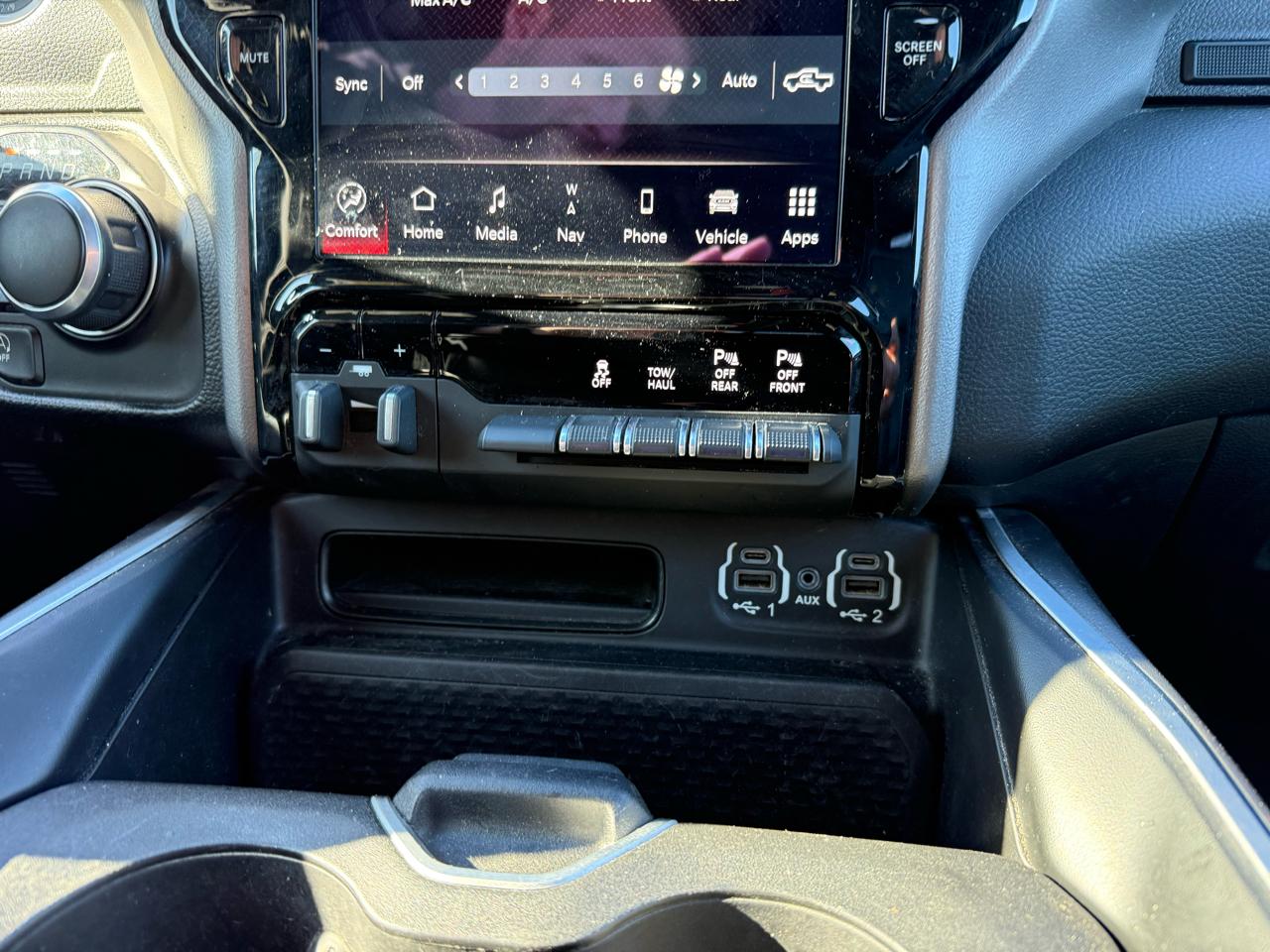 RAM 1500 Big Horn 4x4 Crew Cab 5'7" Box 2022