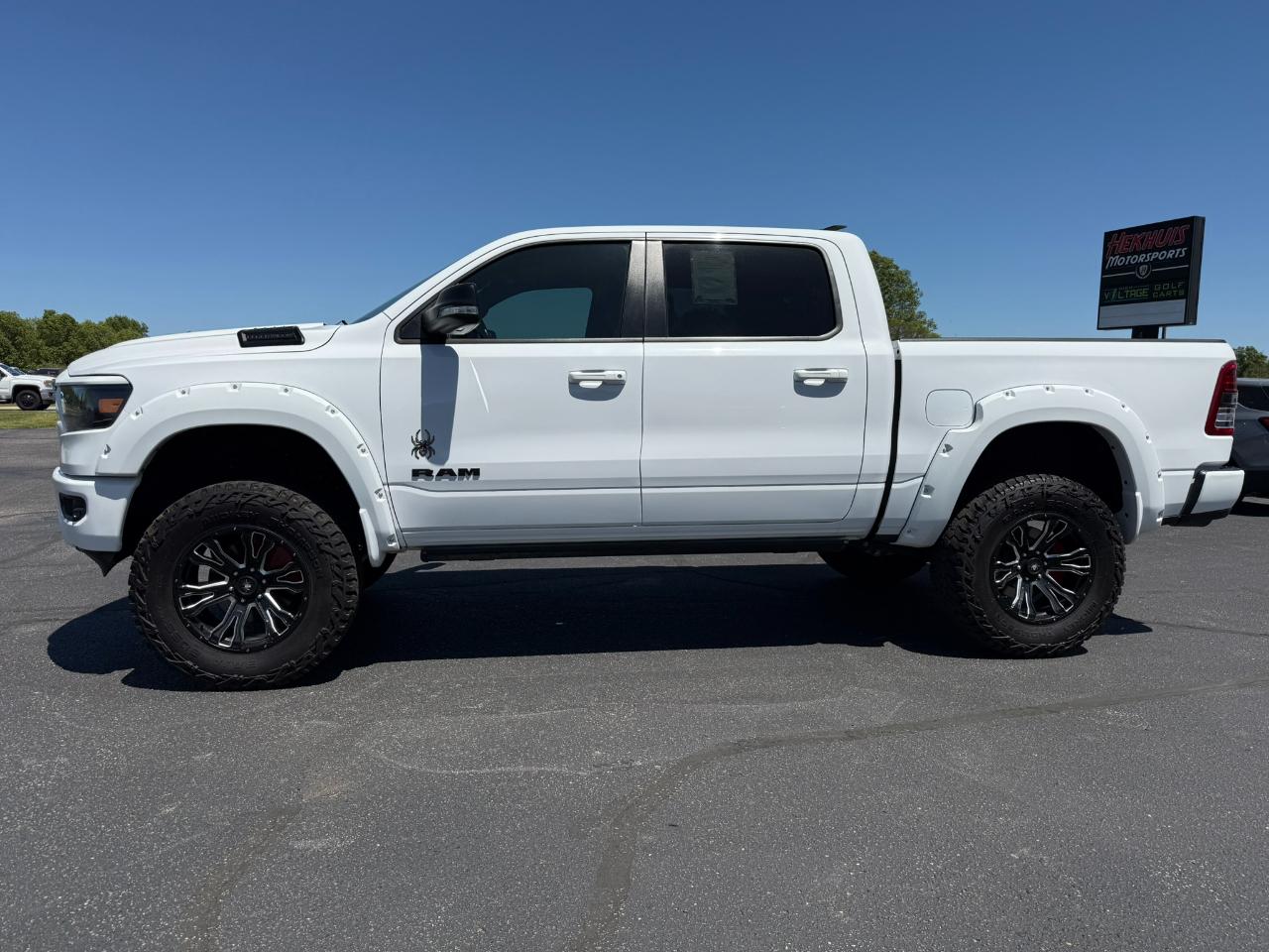 RAM 1500 Big Horn 4x4 Crew Cab 5'7" Box 2022