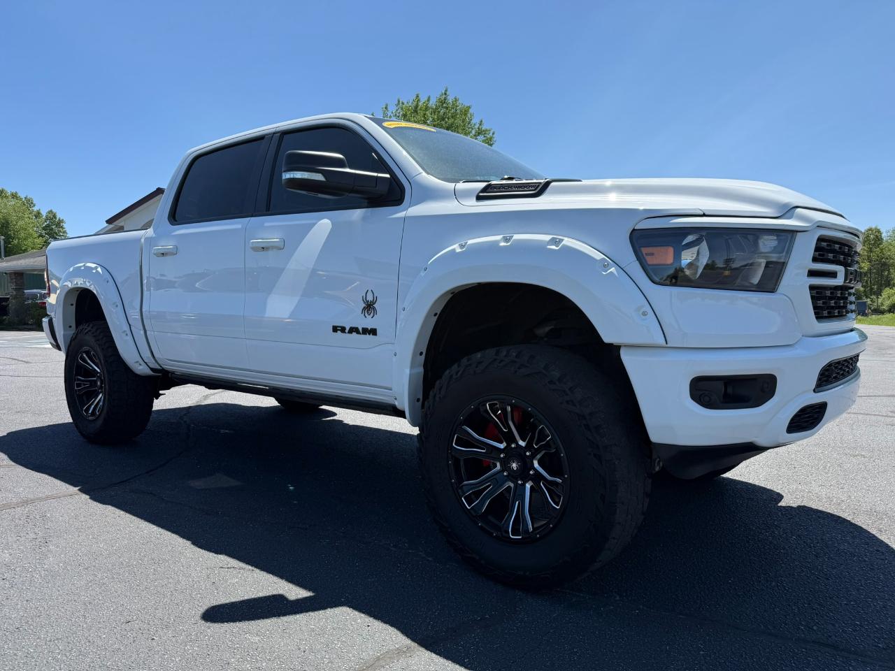 RAM 1500 Big Horn 4x4 Crew Cab 5'7" Box 2022