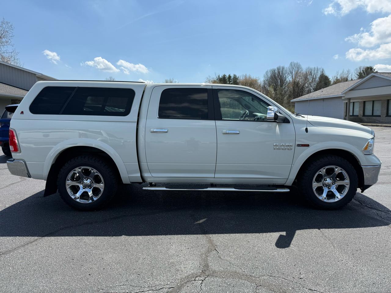 RAM 1500 2WD Crew Cab 140.5" Laramie 2016