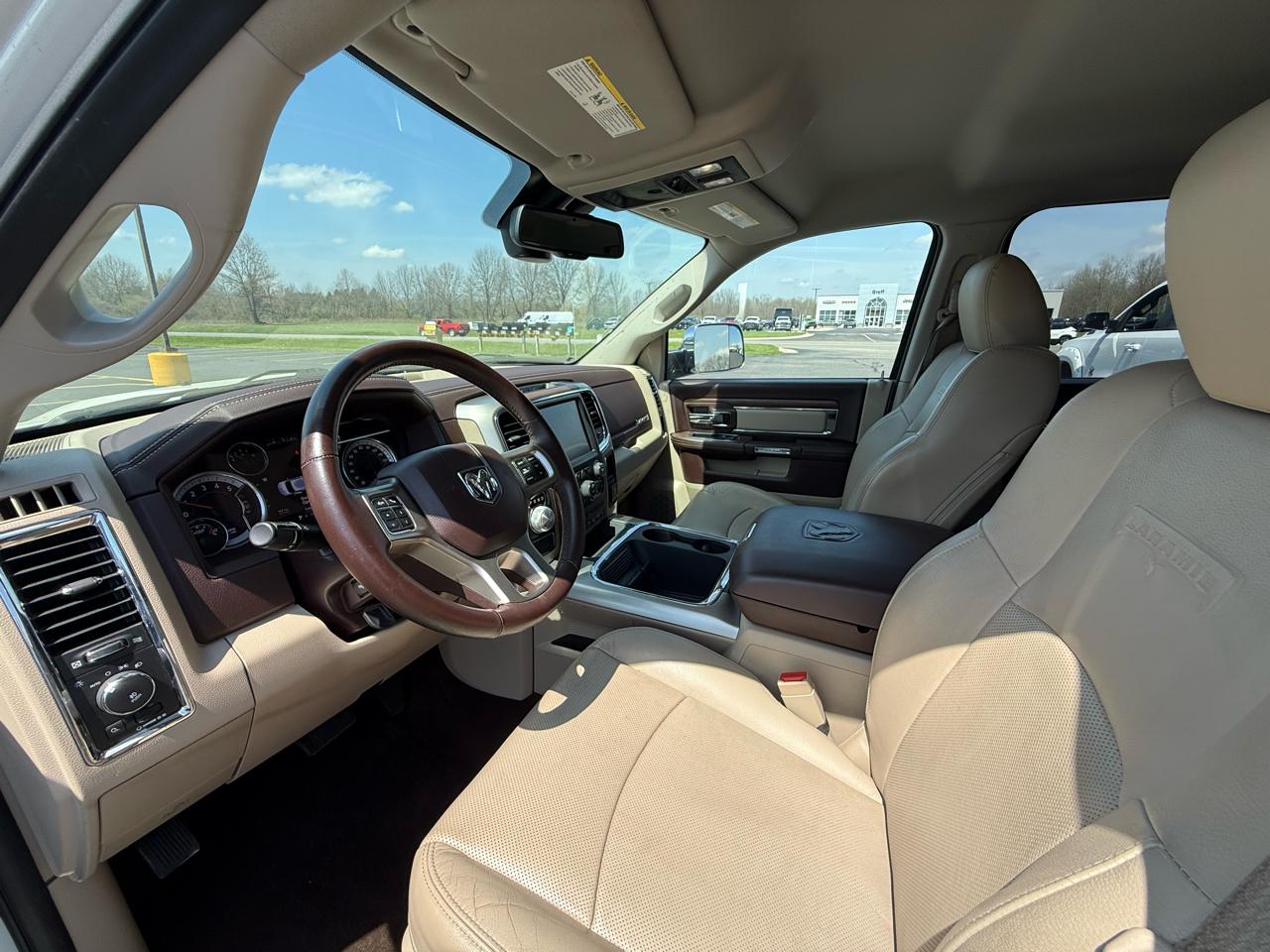 RAM 1500 2WD Crew Cab 140.5" Laramie 2016