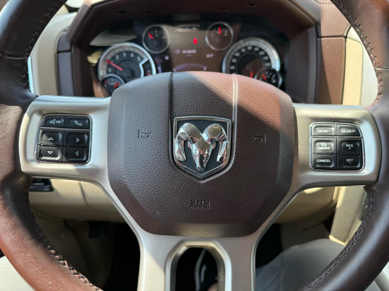 RAM 1500 2WD Crew Cab 140.5" Laramie 2016