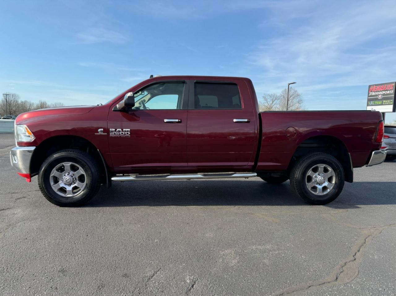RAM 2500 SLT 4x4 Crew Cab 6'4" Box 2018