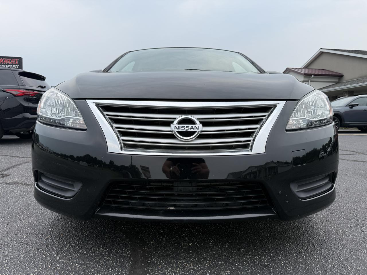 Nissan Sentra 4dr Sdn I4 CVT S 2015