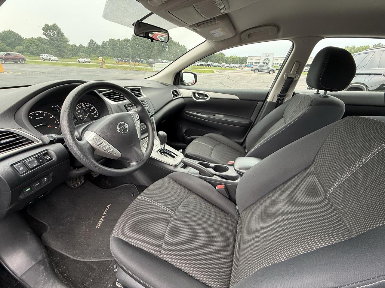 Nissan Sentra 4dr Sdn I4 CVT S 2015