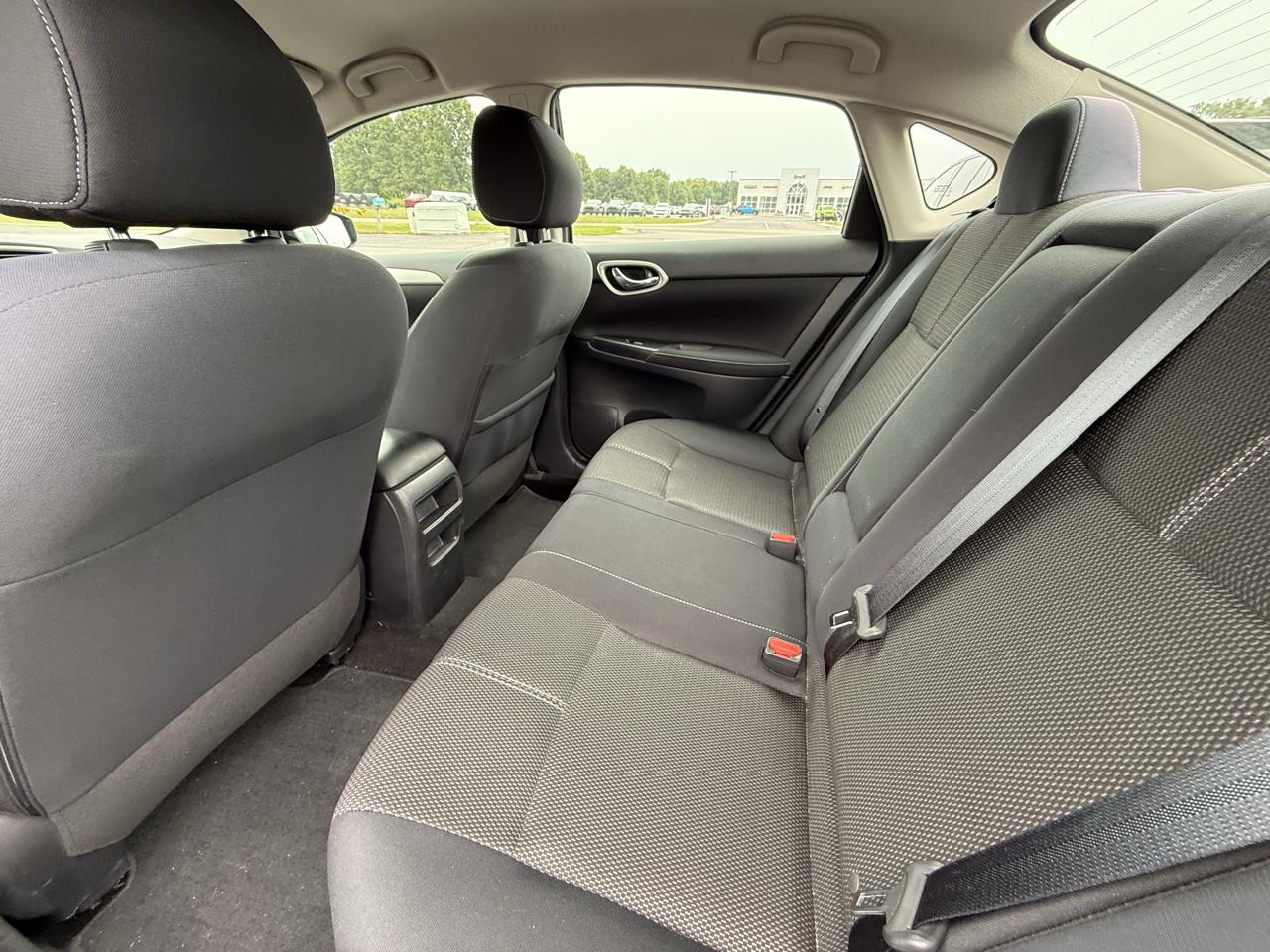 Nissan Sentra 4dr Sdn I4 CVT S 2015