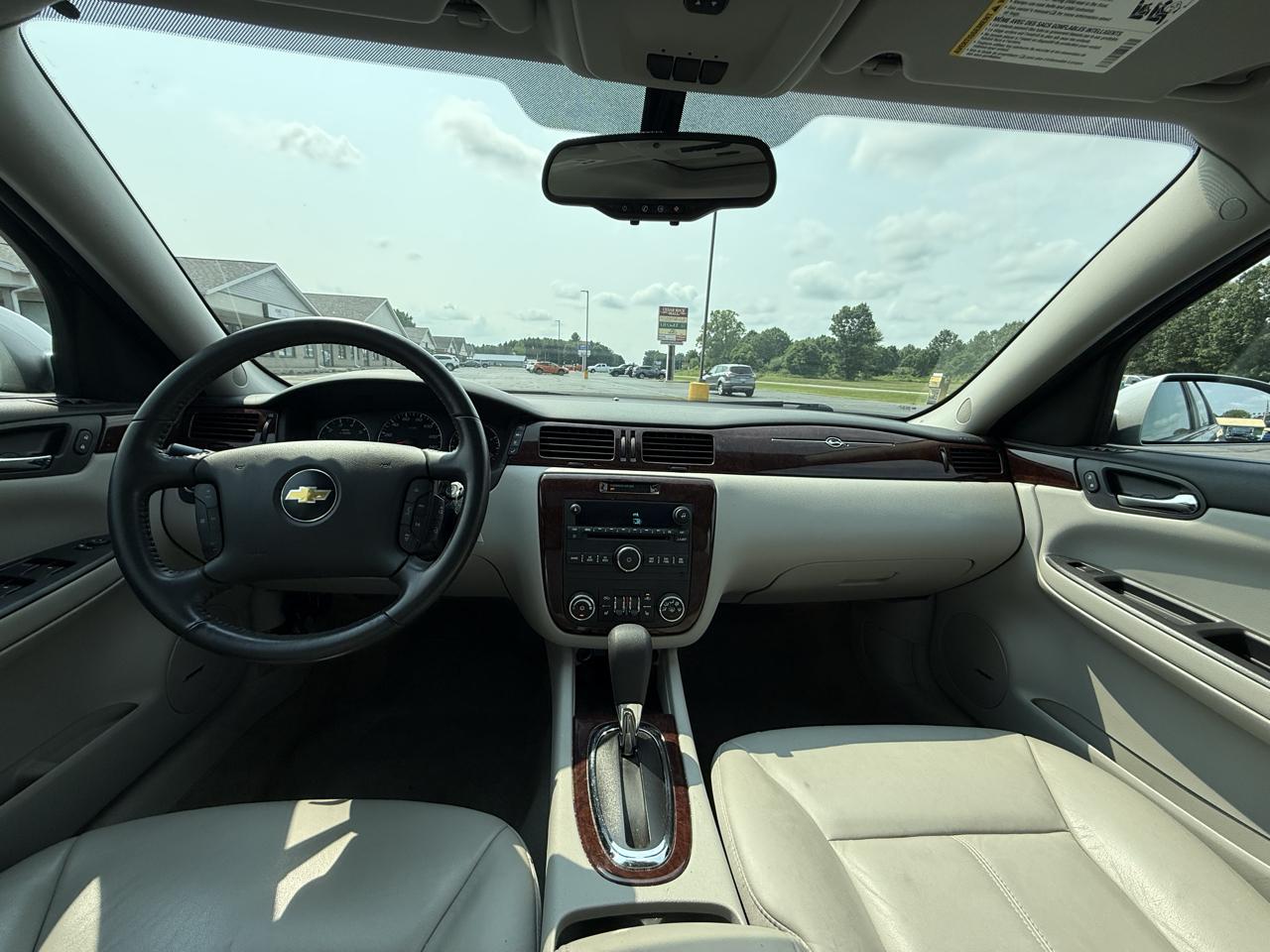 Chevrolet Impala 4dr Sdn LT Retail 2011
