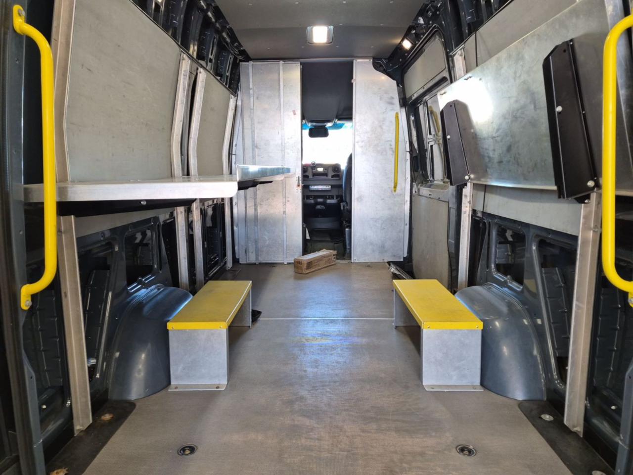 Mercedes-Benz Sprinter Van 2500 Standard Roof V6 144" RWD 2019